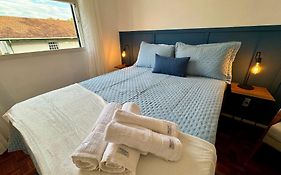 Apartamento reformado e moderno no Serraville